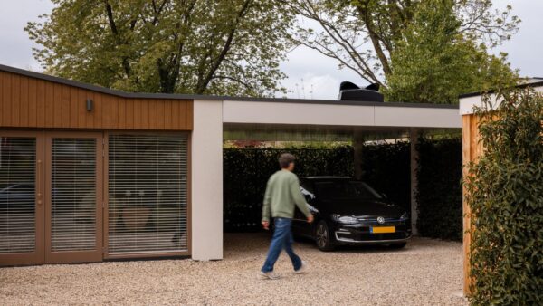 Blackbird-outside-roof Weheat Blackbird warmtepomp op dak